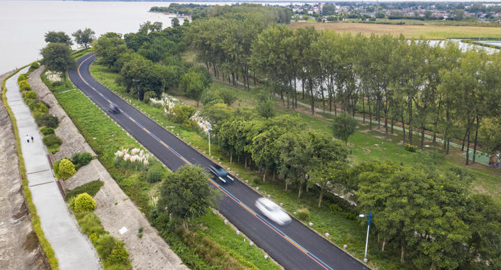 洪泽：农路重点项目建设加速跑